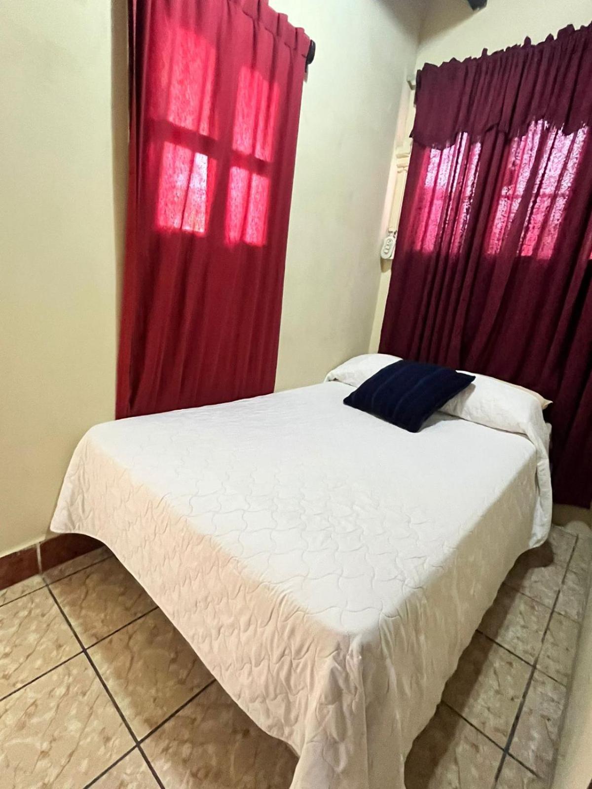 Hotel Jireh Antigua Esterno foto